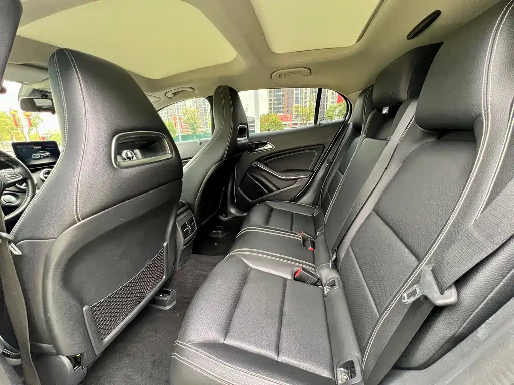 Mercedes-Benz GLA — фото 6