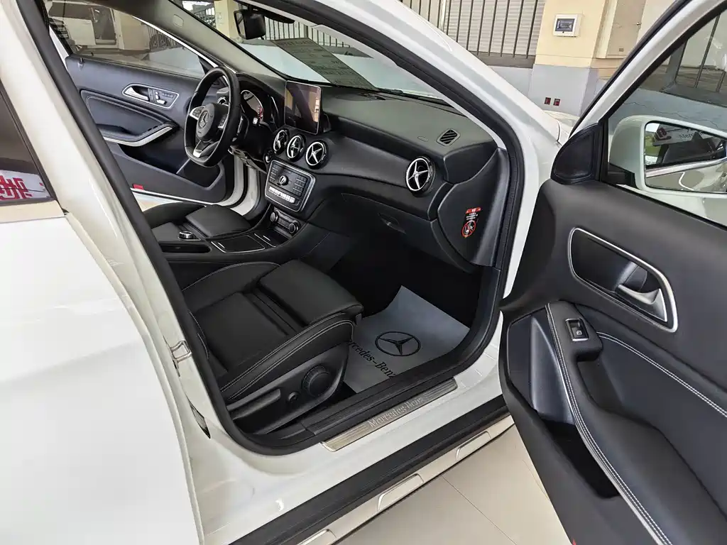 Mercedes-Benz GLA — фото 7