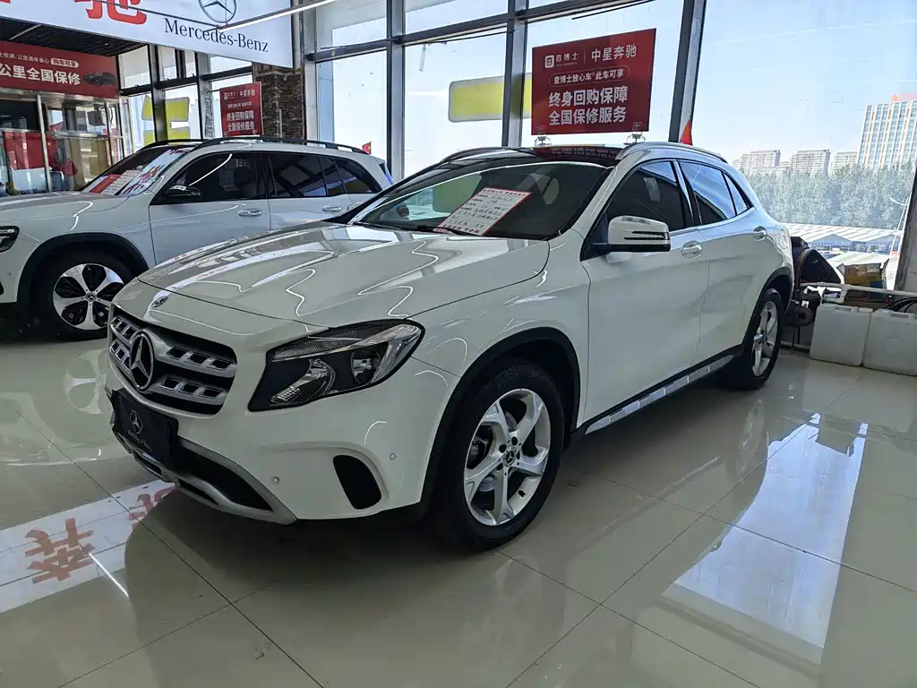 Mercedes-Benz GLA — фото 1