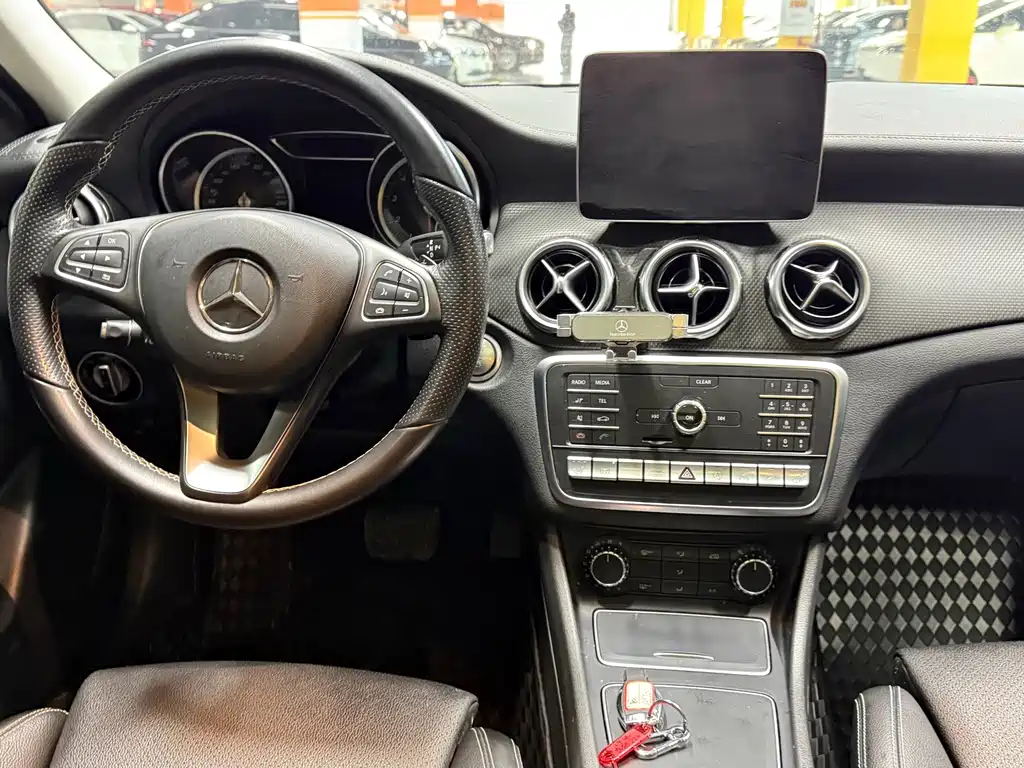 Mercedes-Benz GLA — фото 17