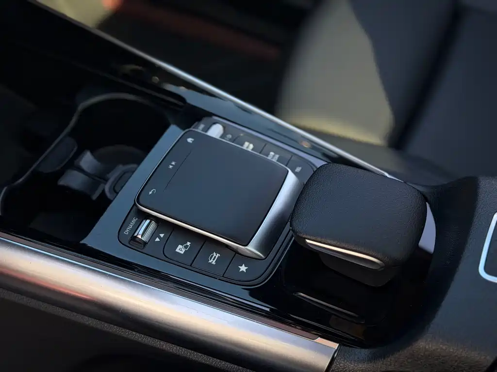 Mercedes-Benz GLA — фото 13