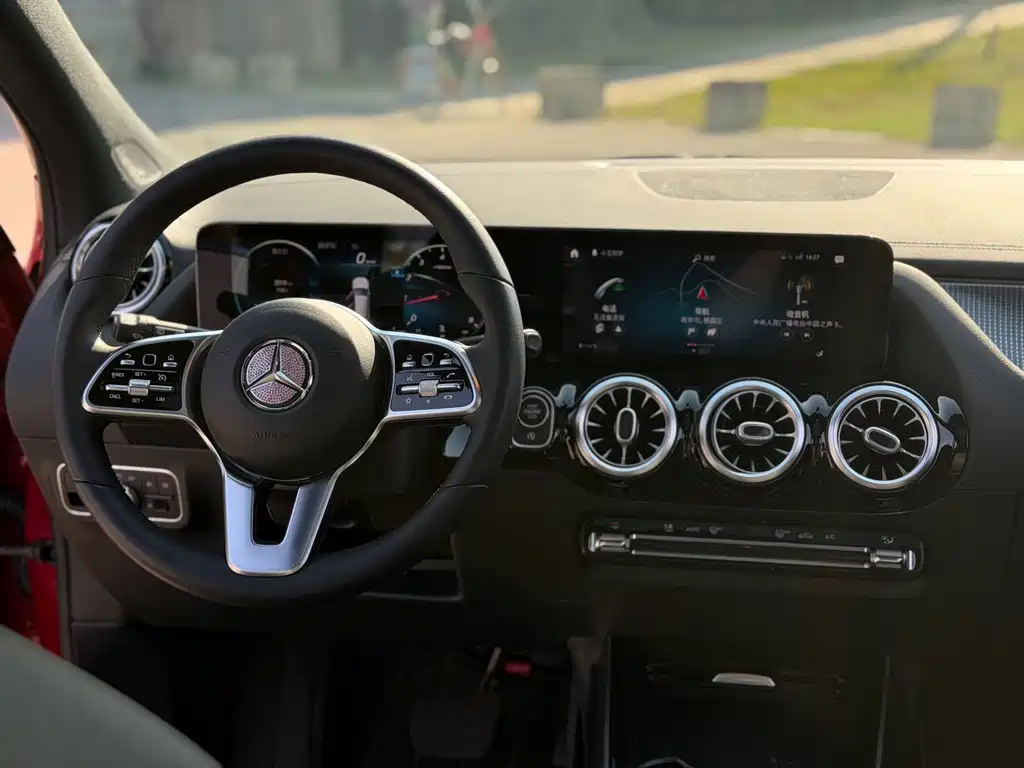 Mercedes-Benz GLA — фото 10