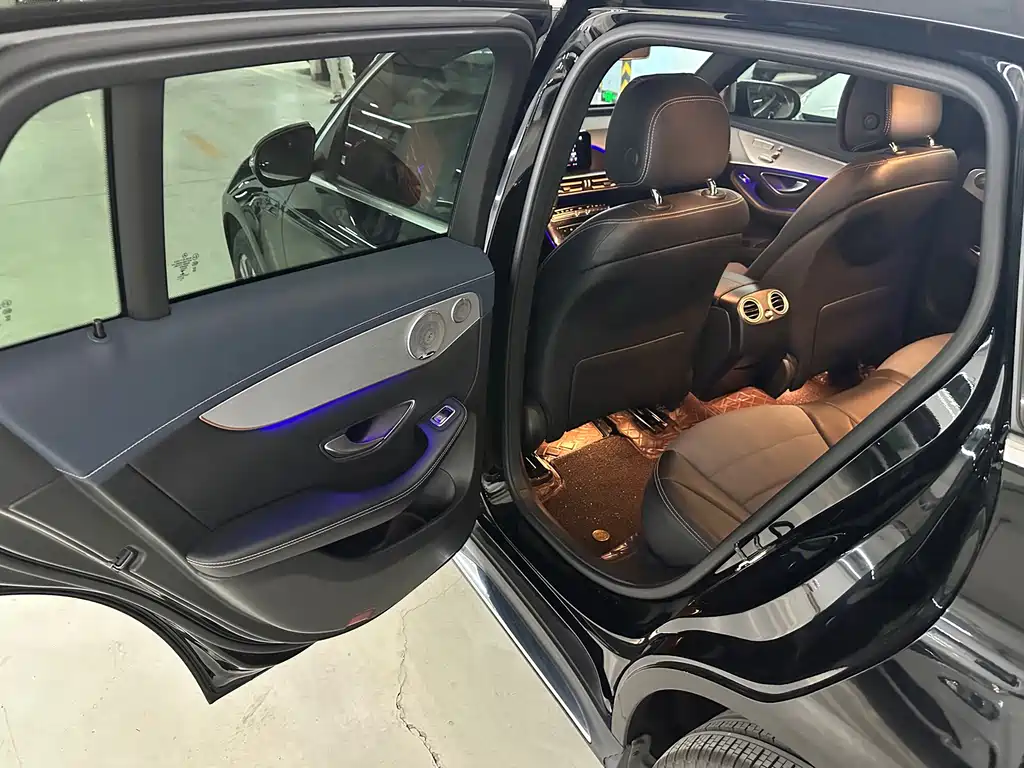 Mercedes-Benz EQC — фото 14