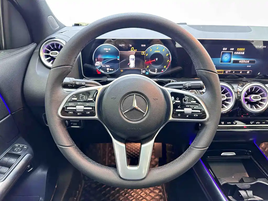 Mercedes-Benz GLA — фото 11