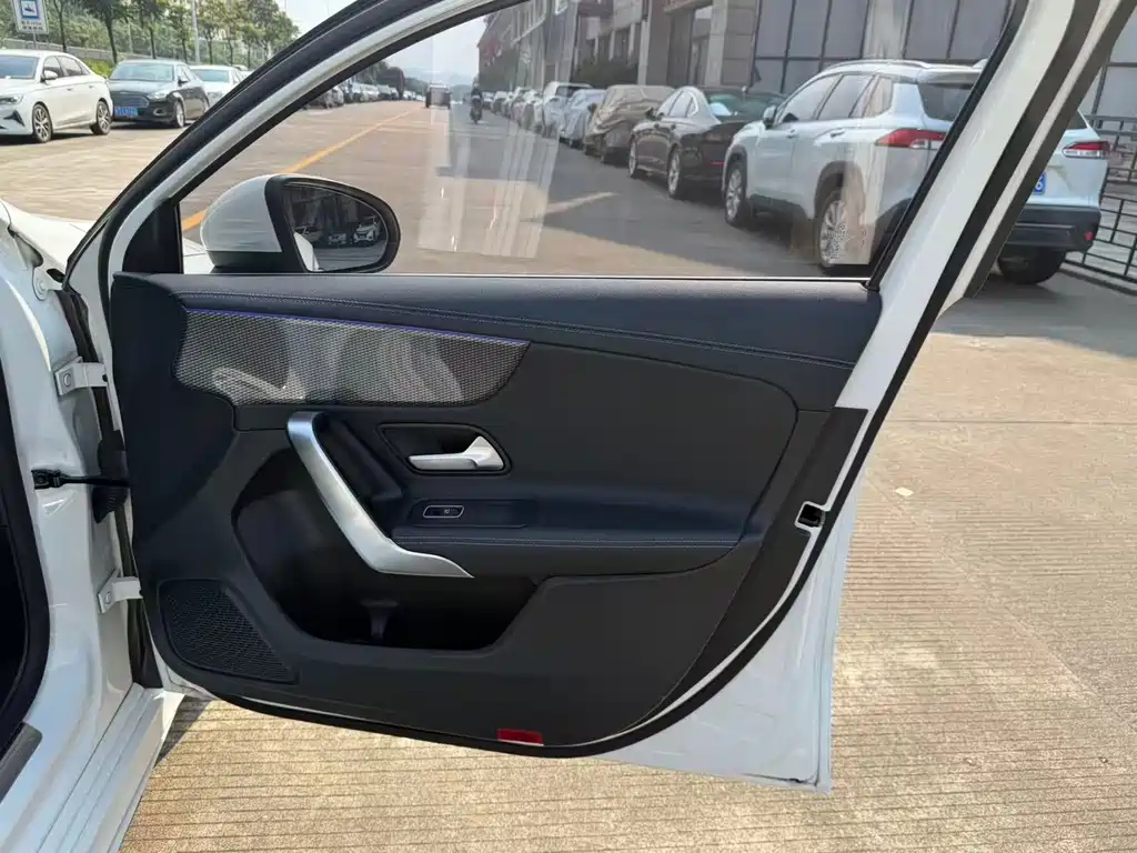 Mercedes-Benz A-Class — фото 14