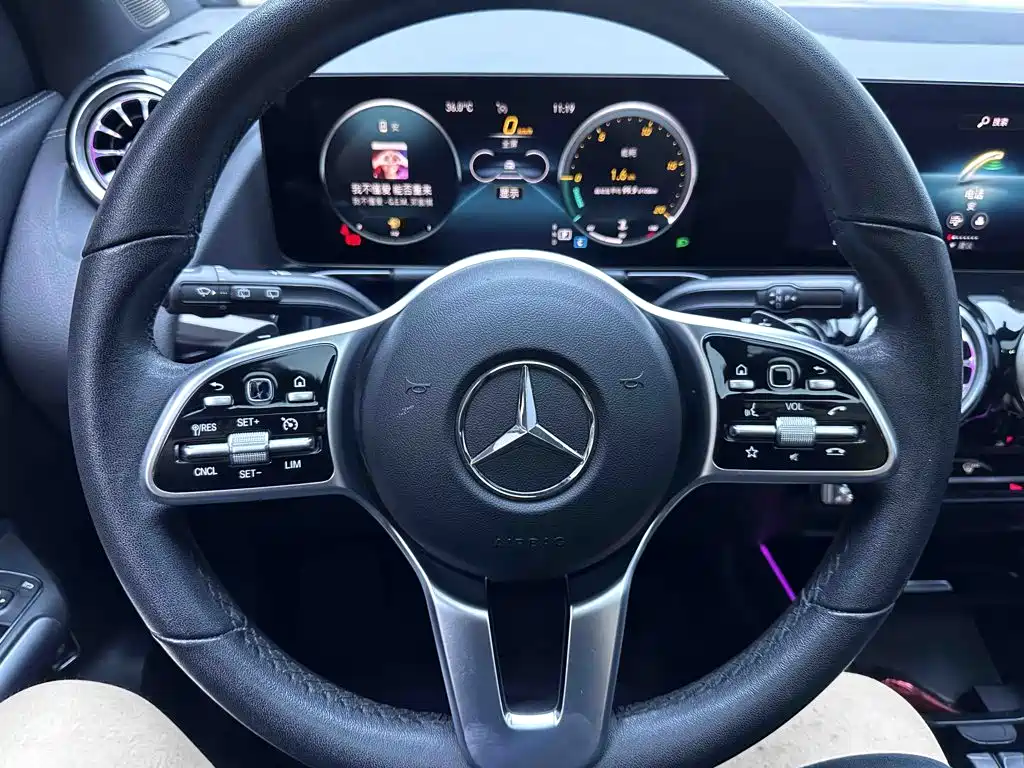 Mercedes-Benz GLA — фото 13