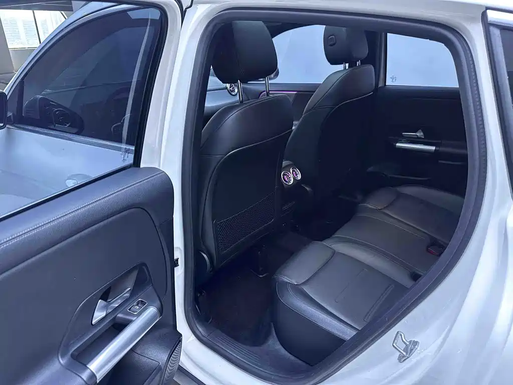 Mercedes-Benz GLA — фото 10
