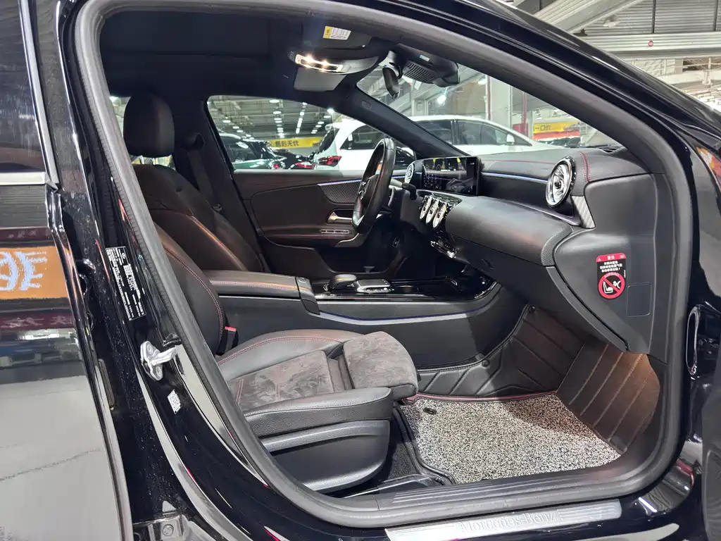 Mercedes-Benz A-Class — фото 10