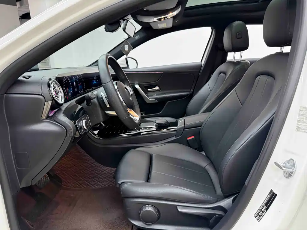 Mercedes-Benz A-Class — фото 11