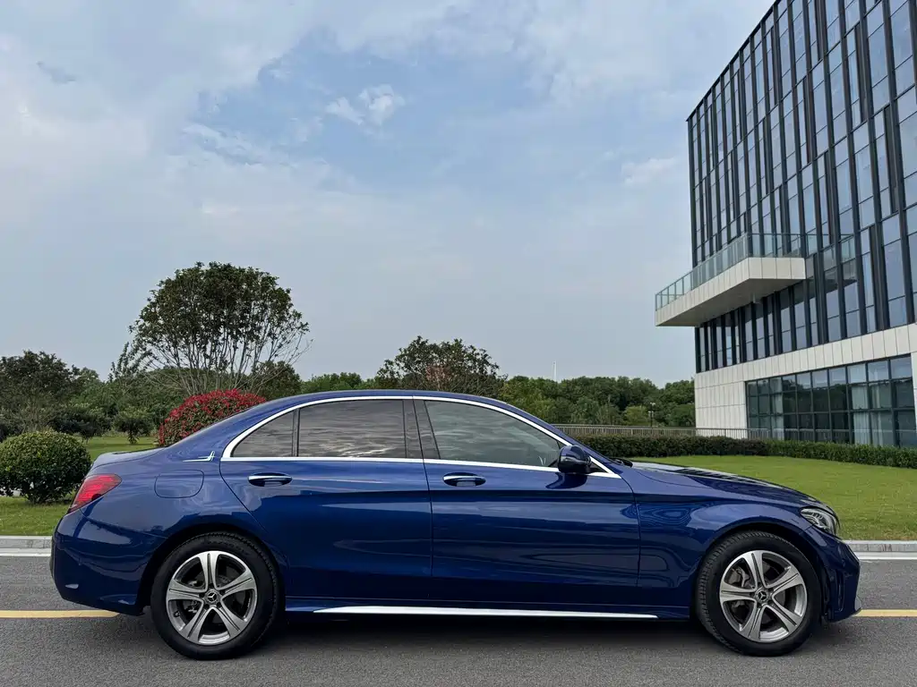 Mercedes-Benz C-Class — фото 31