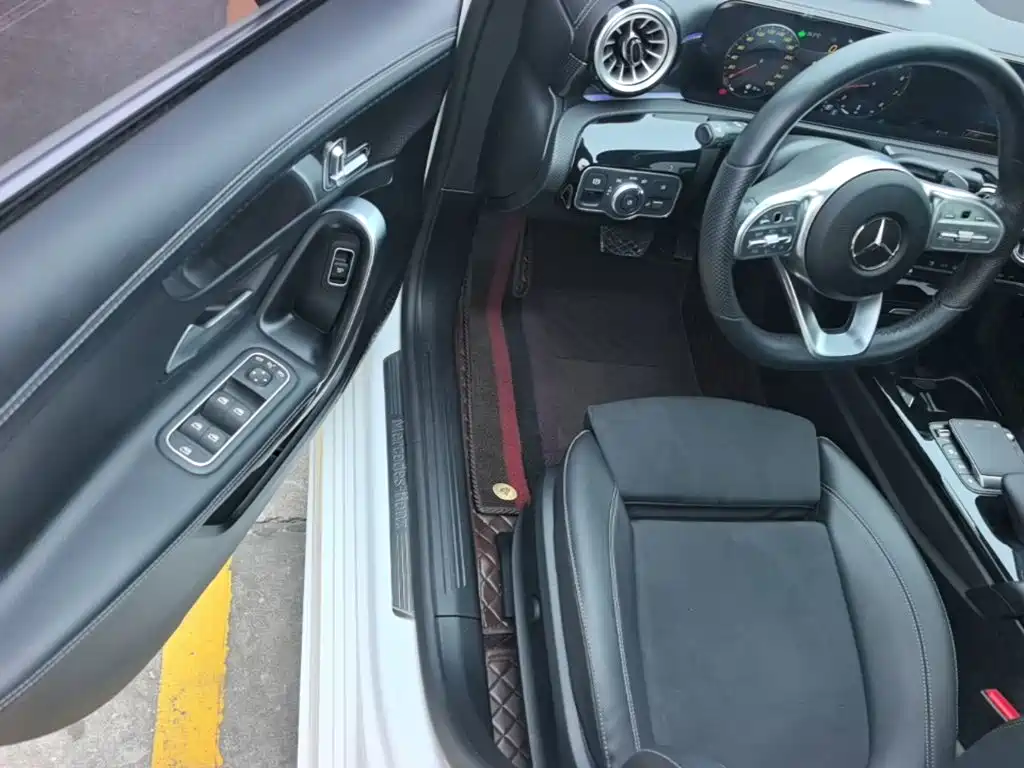 Mercedes-Benz A-Class — фото 15