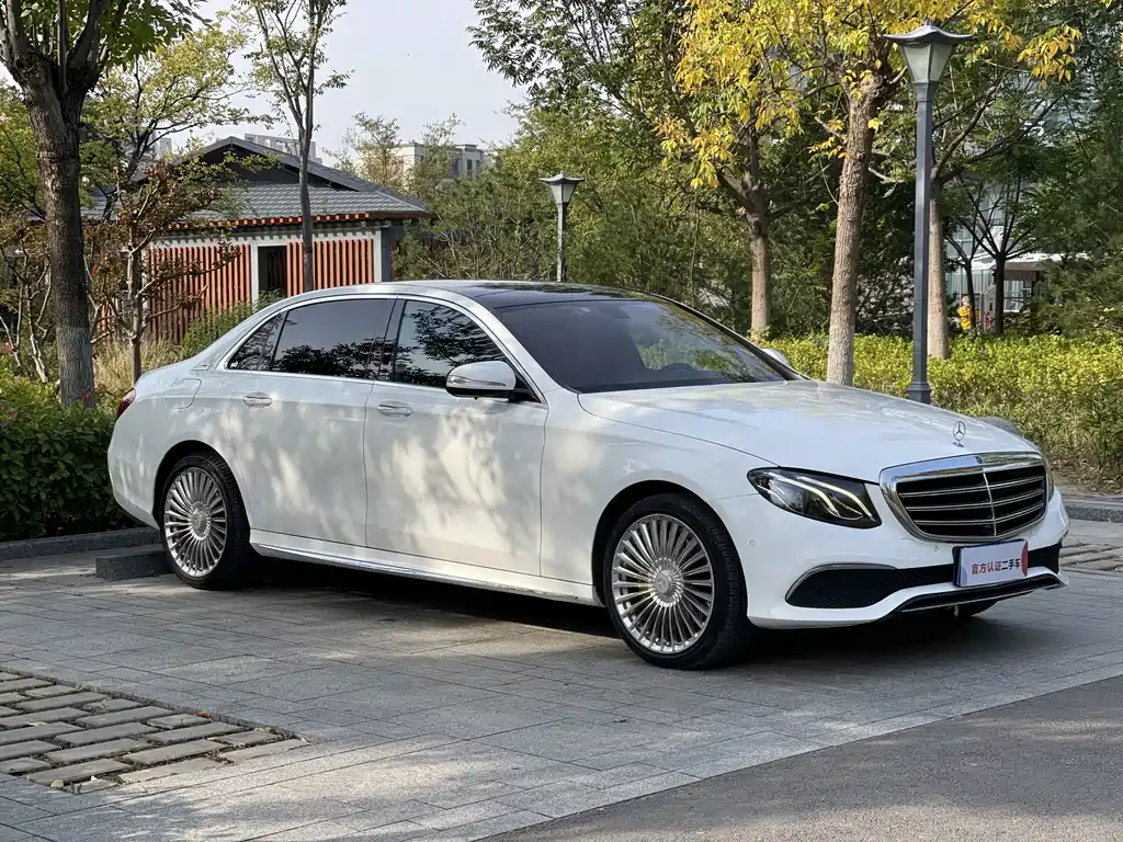Mercedes-Benz E-Class — фото 3