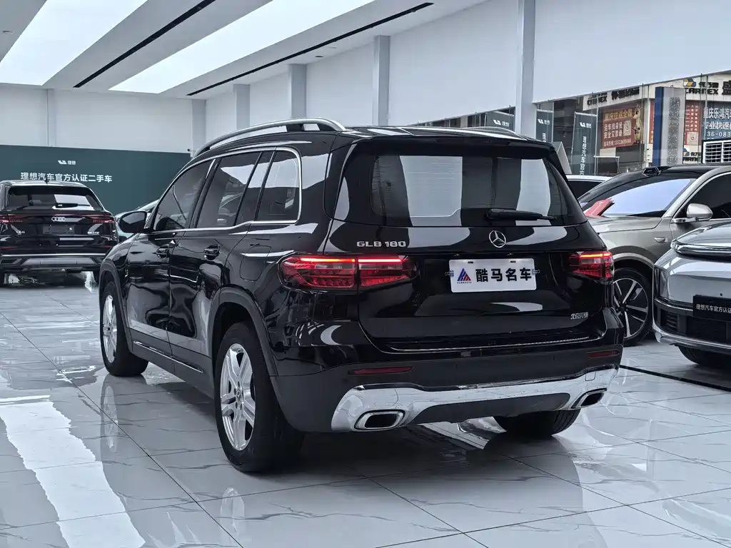 Mercedes-Benz GLB — фото 13
