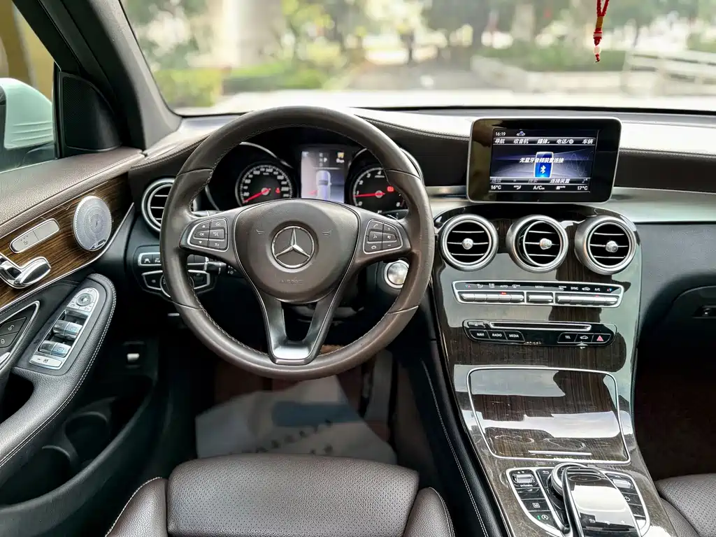 Mercedes-Benz GLC — фото 10