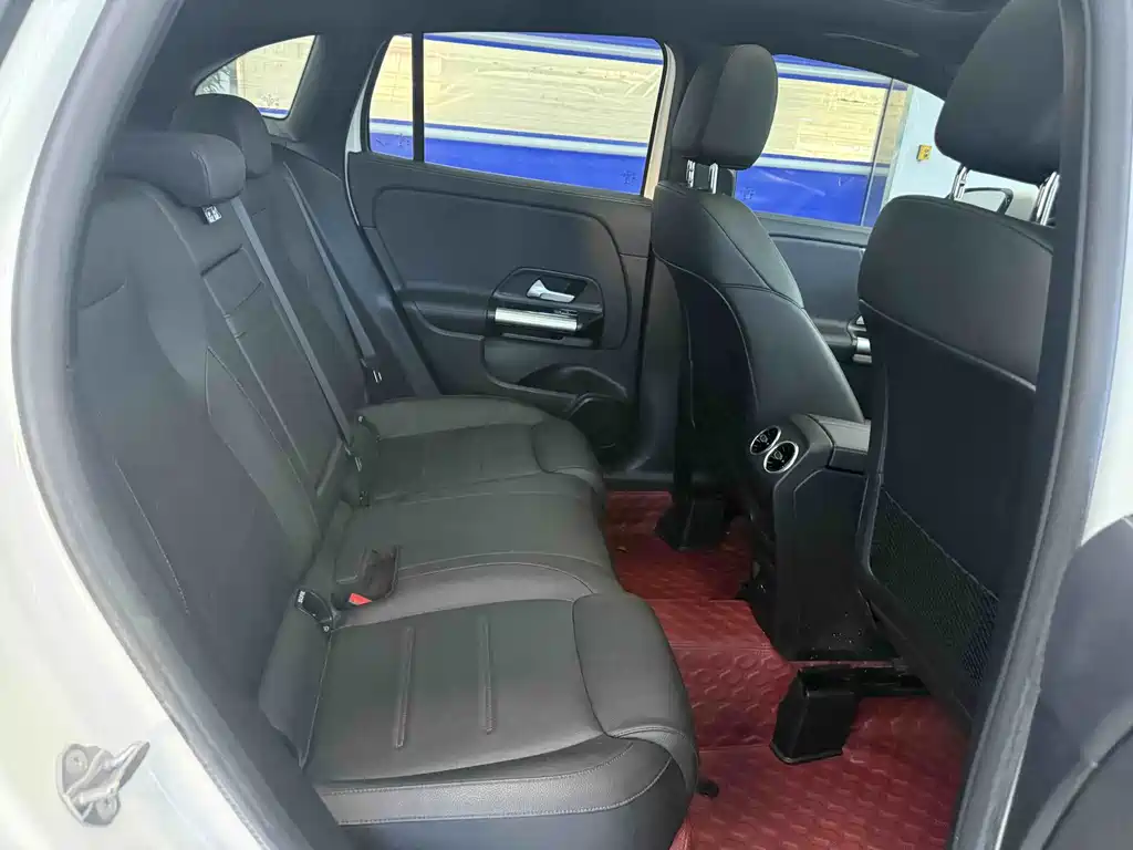 Mercedes-Benz GLA — фото 17