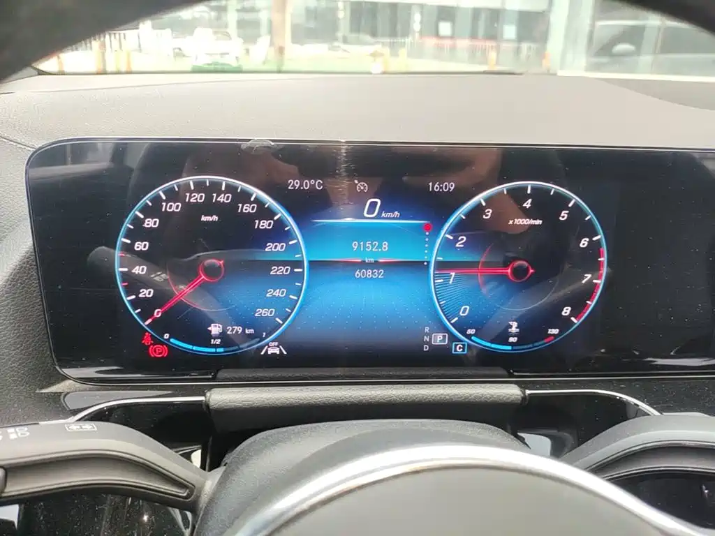 Mercedes-Benz GLA — фото 11