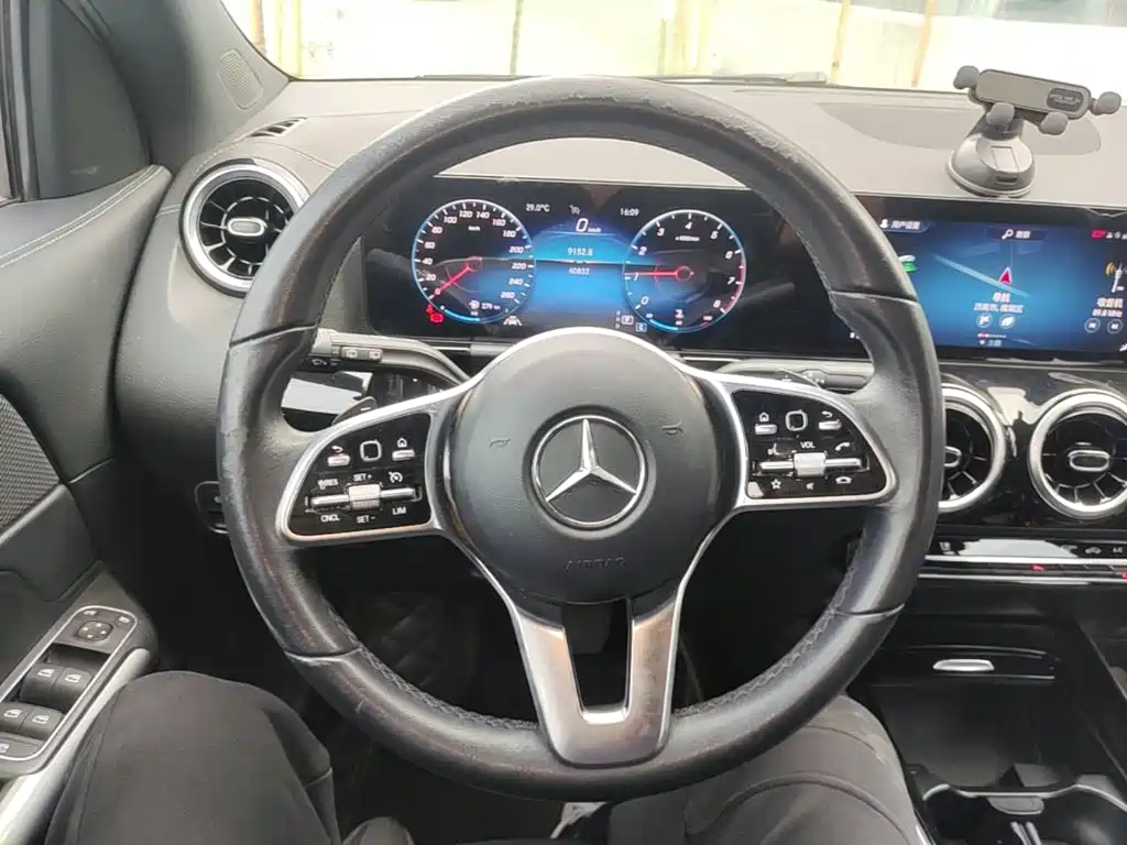 Mercedes-Benz GLA — фото 10