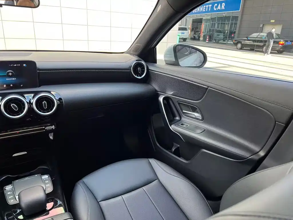 Mercedes-Benz A-Class — фото 10