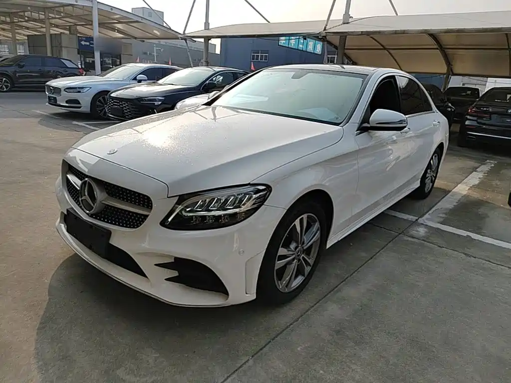 Mercedes-Benz C-Class — фото 1