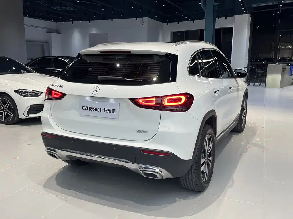 Mercedes-Benz GLA — фото 6