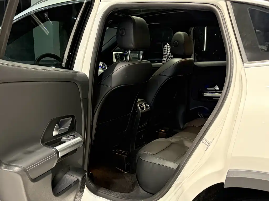 Mercedes-Benz GLA — фото 9