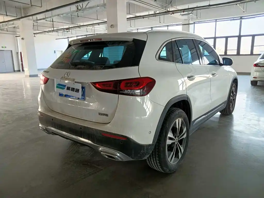 Mercedes-Benz GLA — фото 6