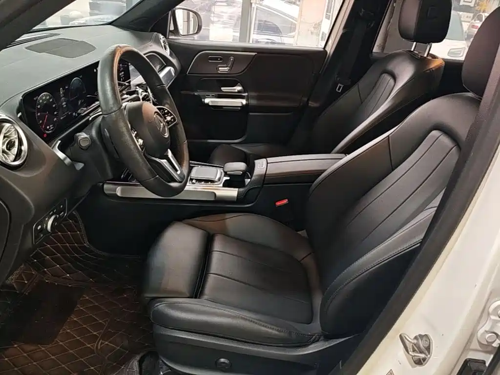 Mercedes-Benz EQB — фото 14