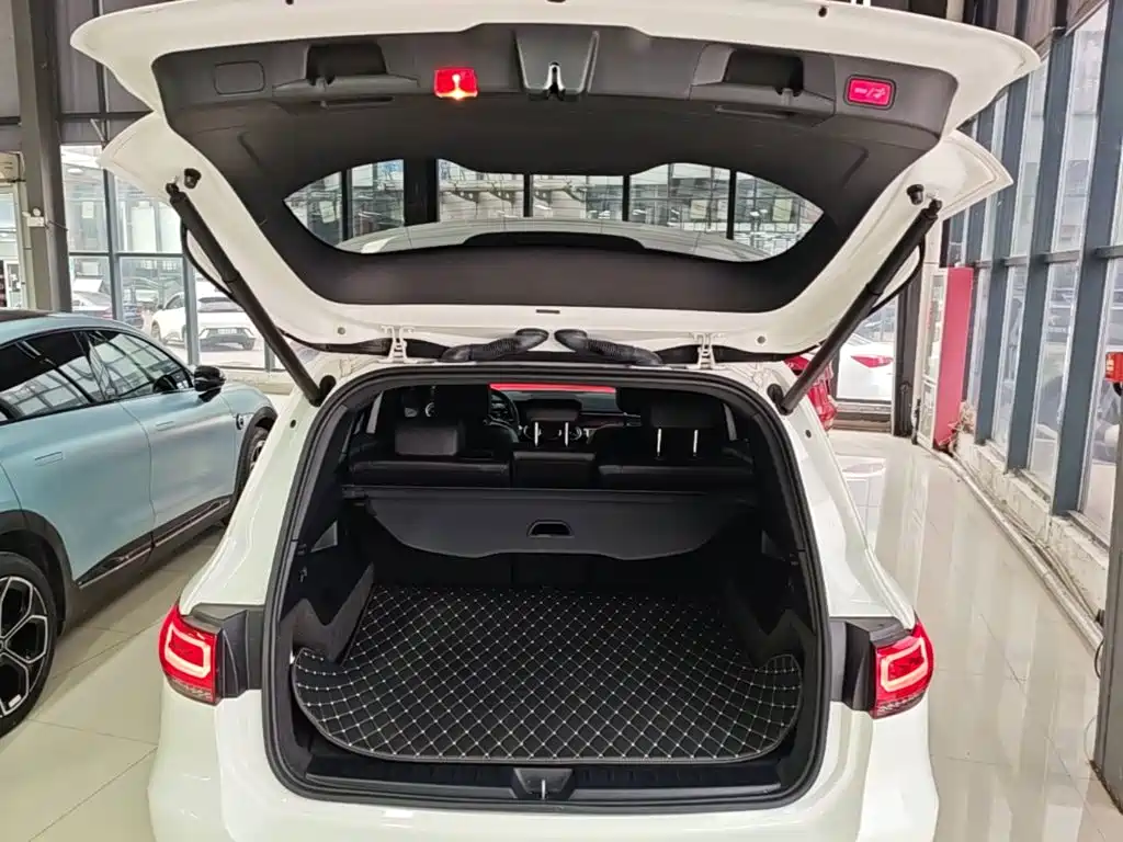 Mercedes-Benz EQB — фото 18