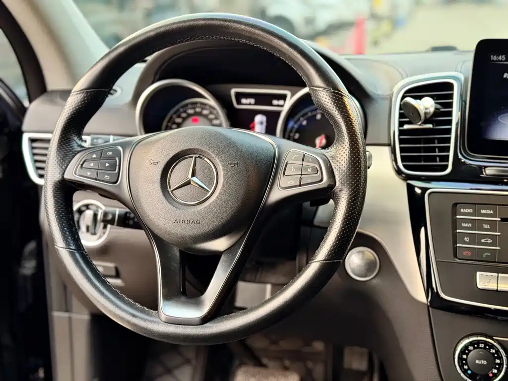 Mercedes-Benz GLE Coupe — фото 9