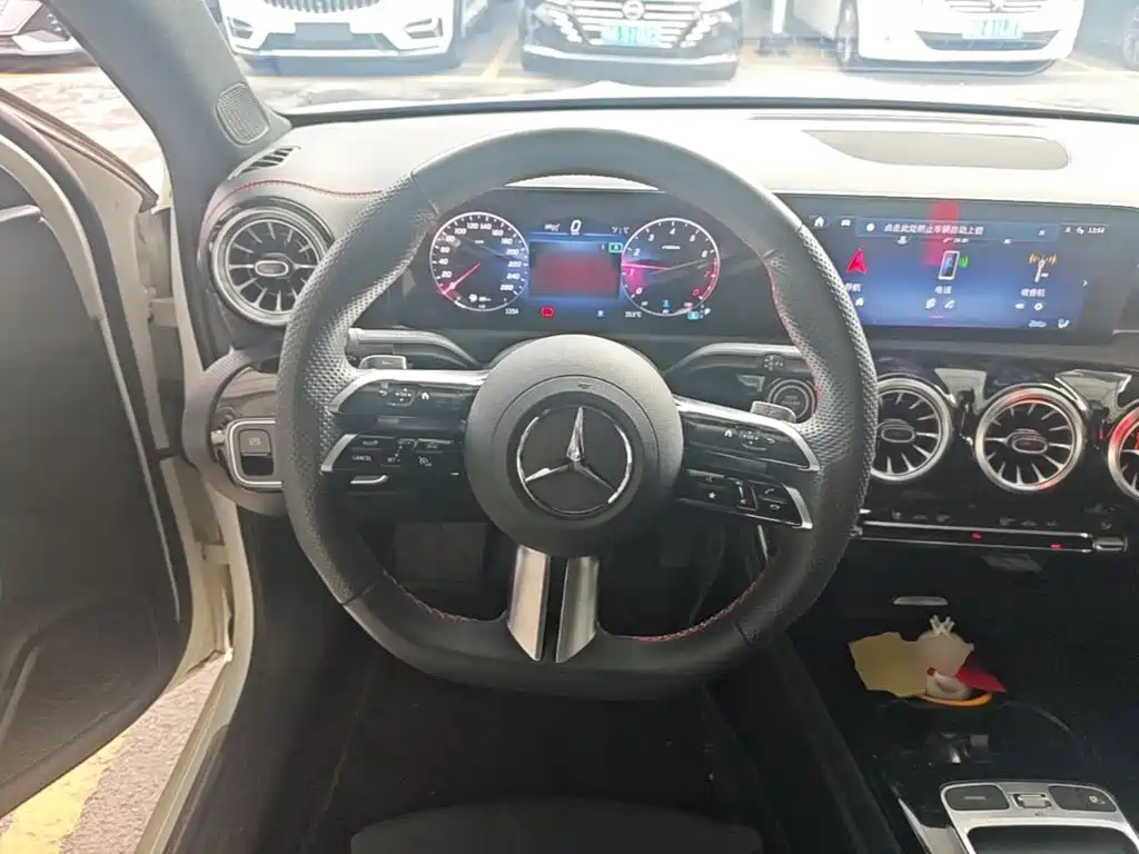 Mercedes-Benz A-Class — фото 10