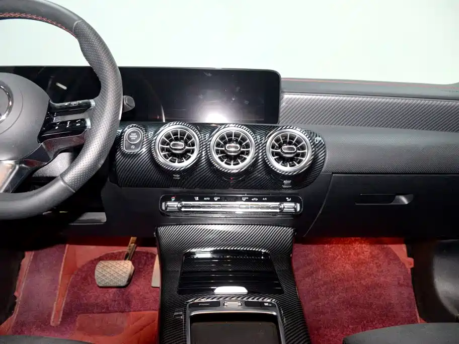 Mercedes-Benz A-Class — фото 14