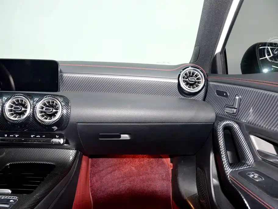 Mercedes-Benz A-Class — фото 15
