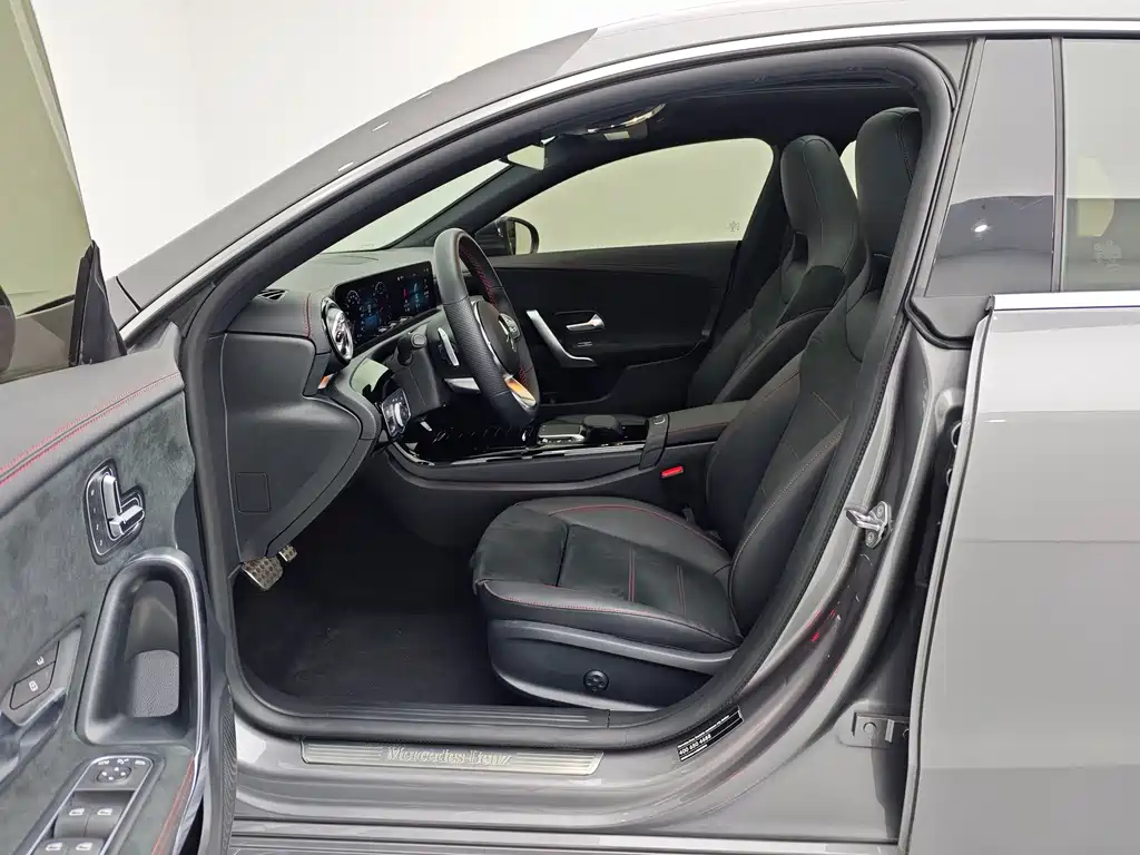 Mercedes-Benz CLA (Import) — фото 18