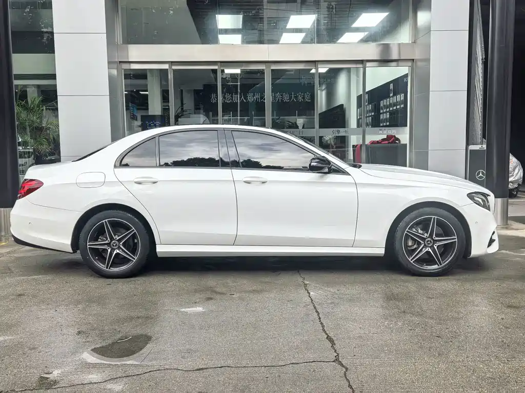 Mercedes-Benz E-Class (Import) — фото 4