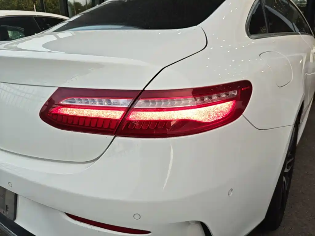 Mercedes-Benz E-Class (Import) — фото 23
