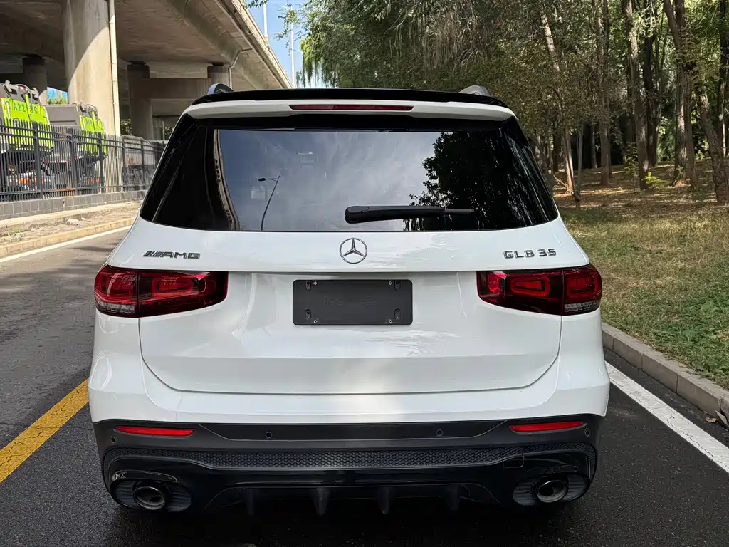 Mercedes-Benz GLB AMG — фото 6