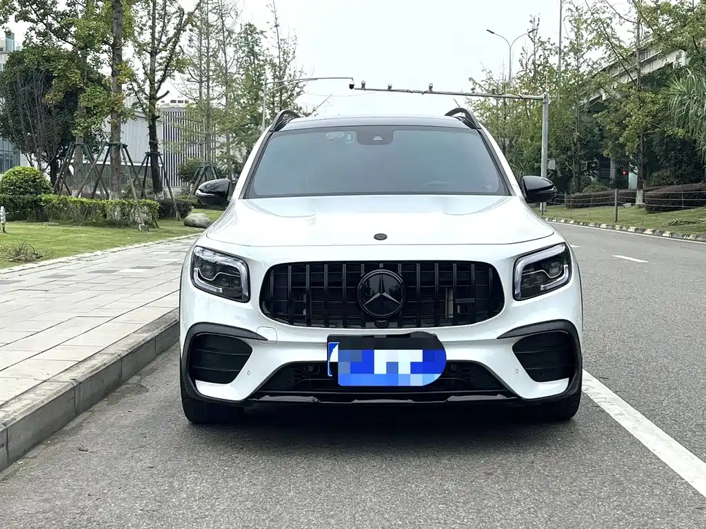 Mercedes-Benz GLB AMG — фото 2
