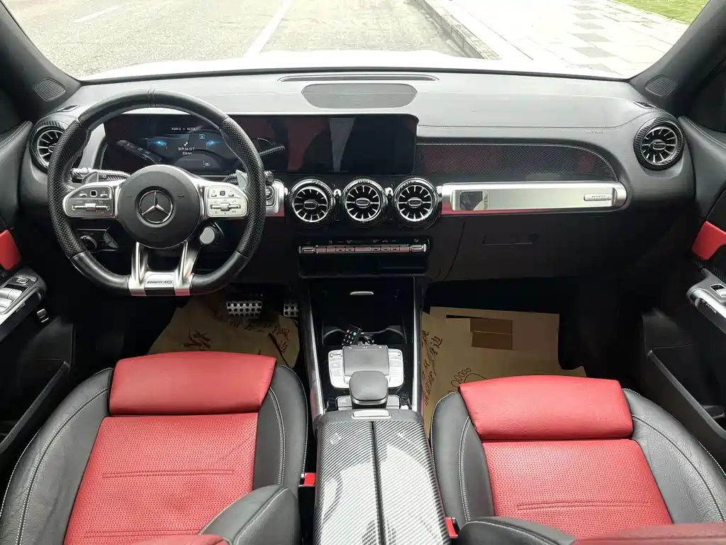 Mercedes-Benz GLB AMG — фото 3