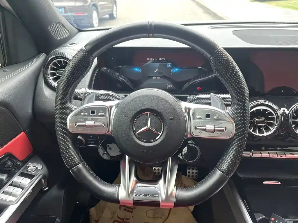 Mercedes-Benz GLB AMG — фото 7