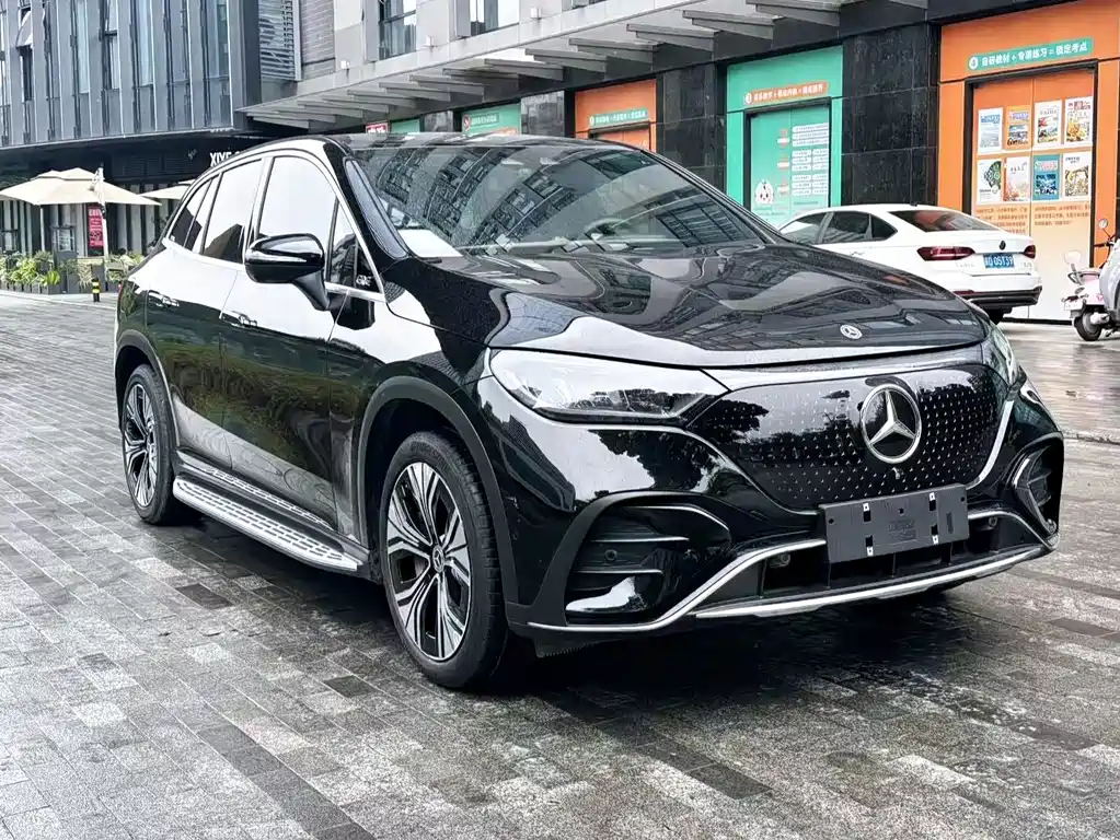 Mercedes-Benz EQE SUV — фото 3