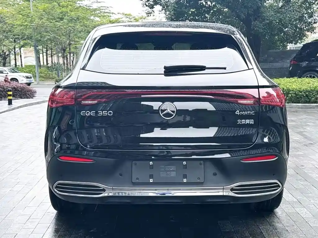 Mercedes-Benz EQE SUV — фото 5