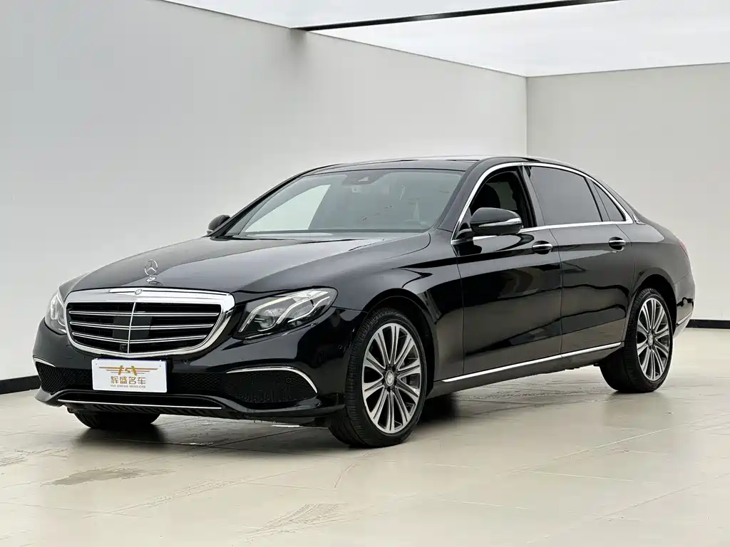 Mercedes-Benz E-Class — фото 1