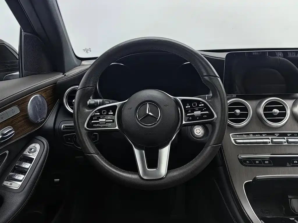 Mercedes-Benz GLC — фото 11