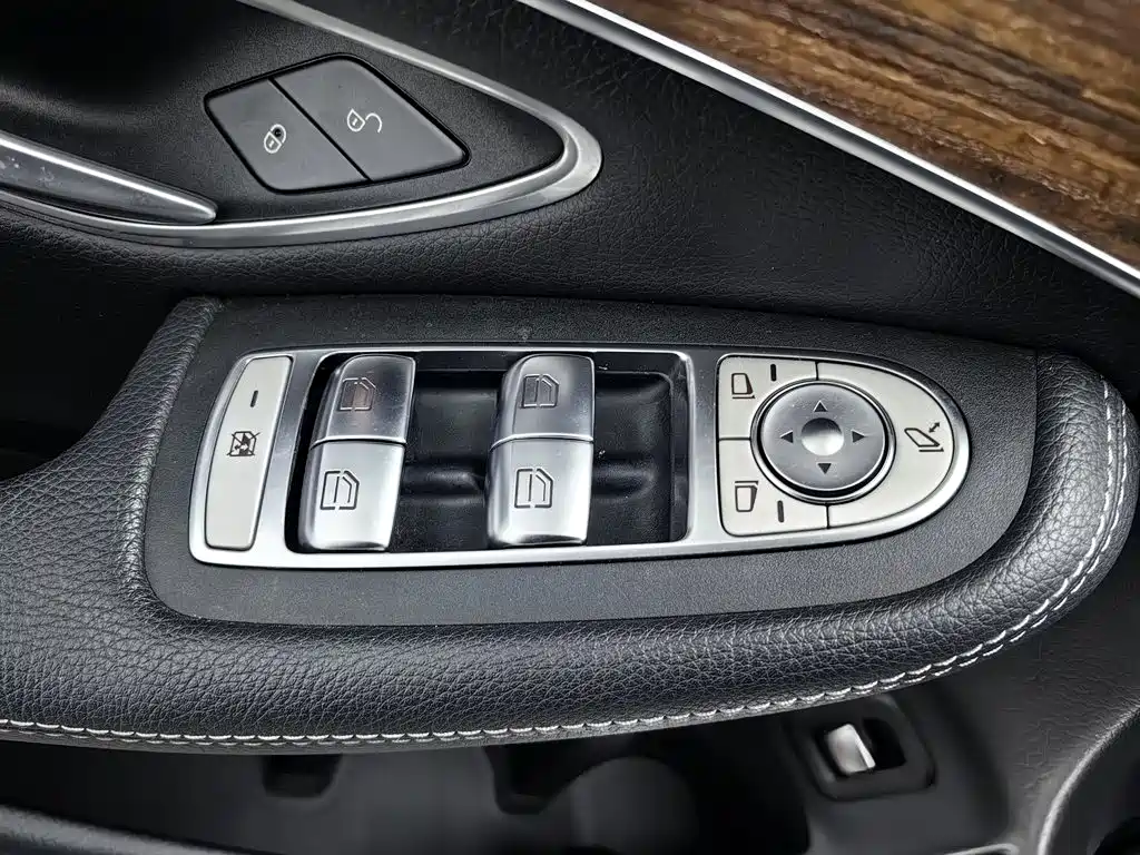 Mercedes-Benz GLC — фото 9