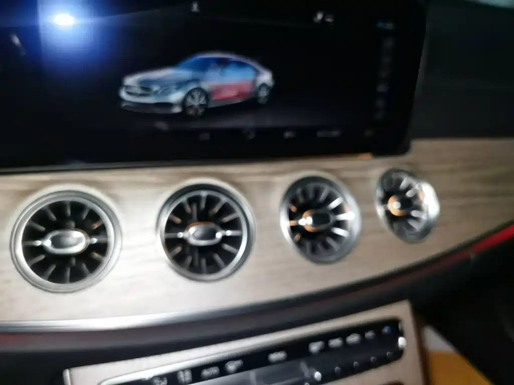 Mercedes-Benz E-Class (Import) — фото 17