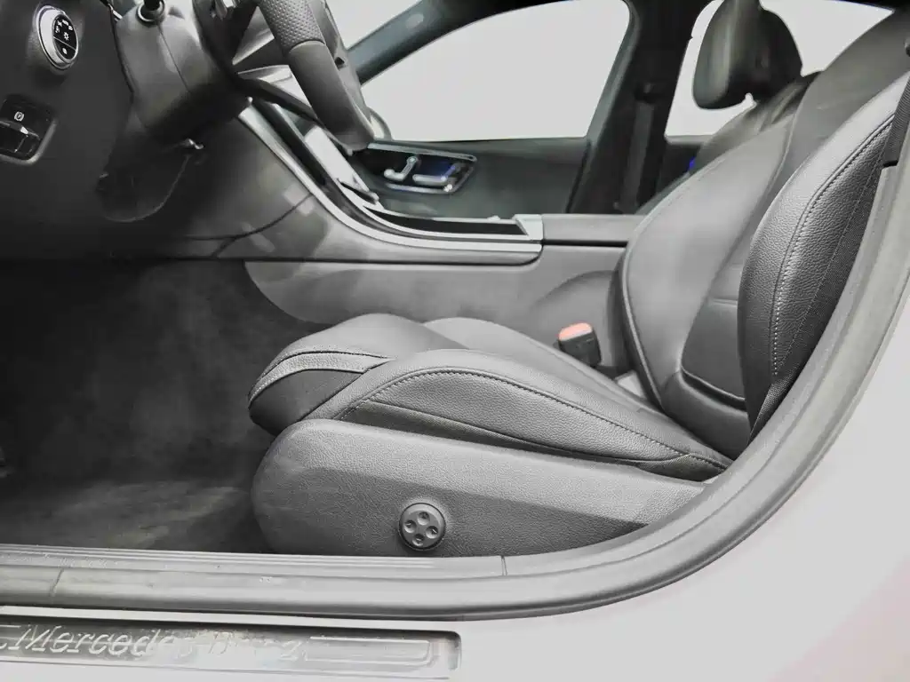 Mercedes-Benz C-Class — фото 11