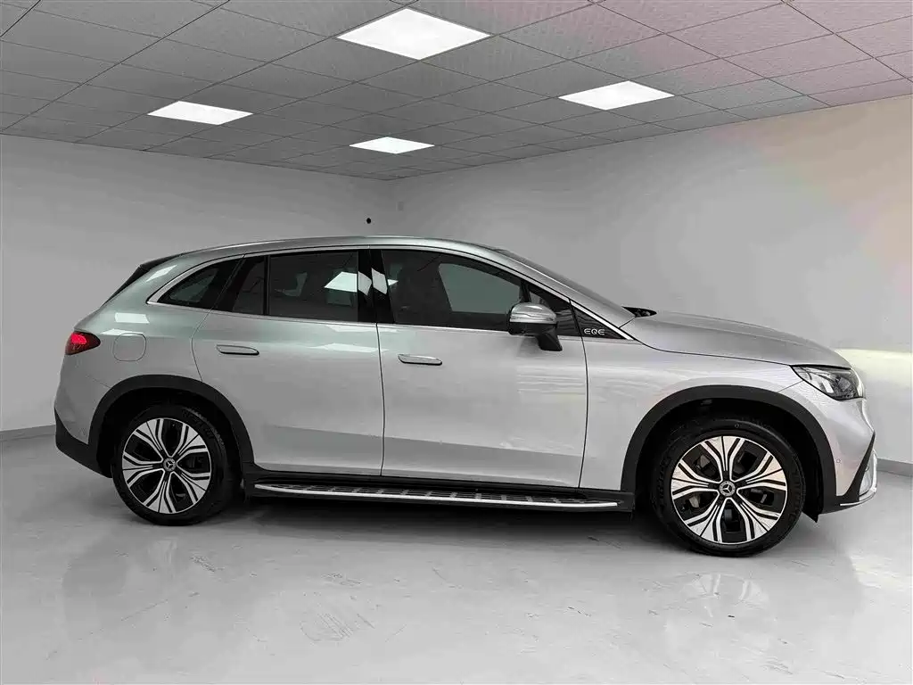 Mercedes-Benz EQE SUV — фото 3