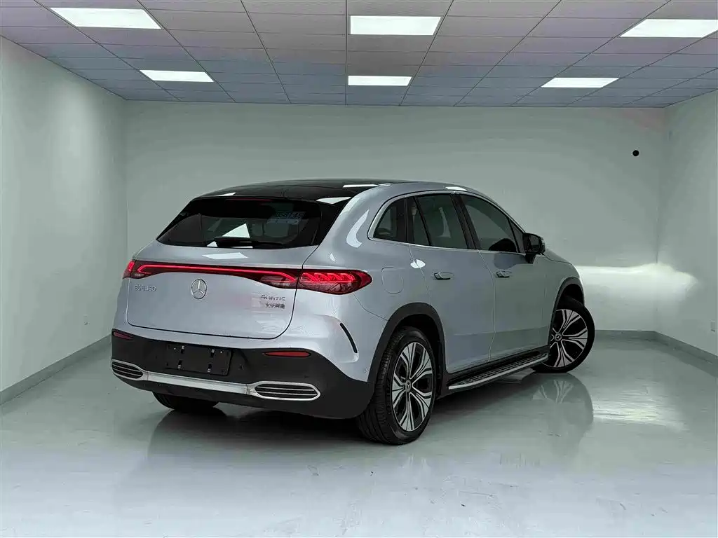 Mercedes-Benz EQE SUV — фото 22