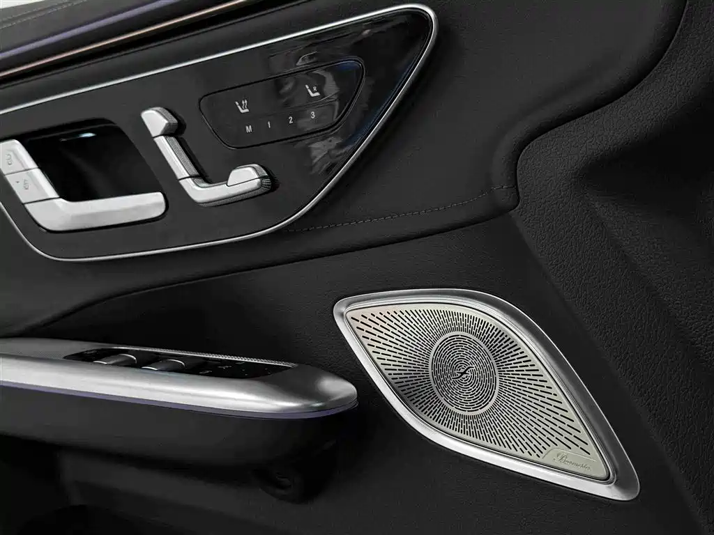 Mercedes-Benz EQE SUV — фото 9