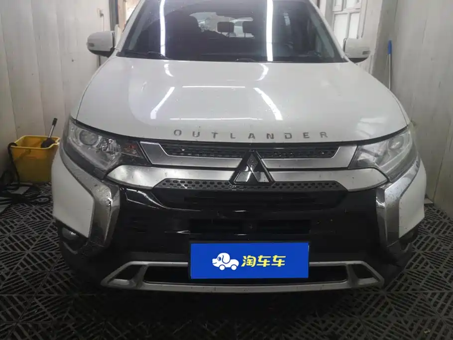 Mitsubishi Outlander — фото 2